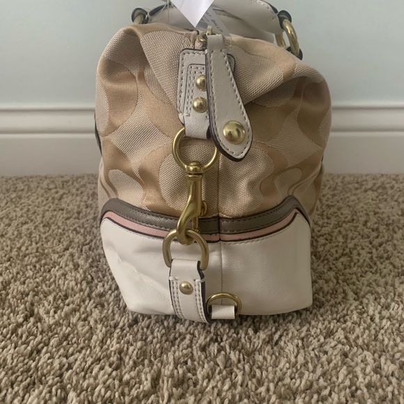 Coach Handbag - Picture 3 of 6